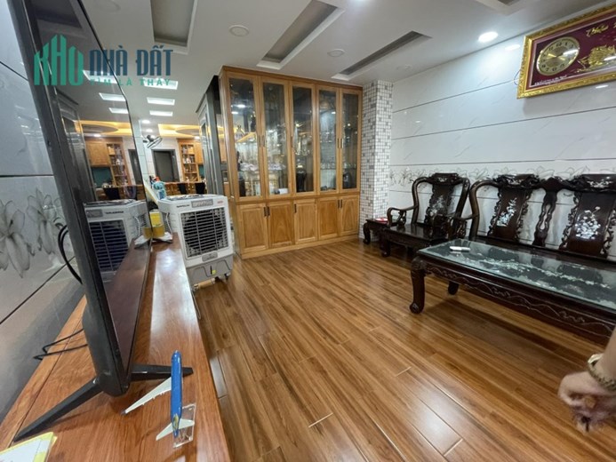 Bán nhà Mặt tiền Lê Lư, Tân Phú  6 Tầng 80m2 chỉ  12 tỷ LH 0902160655