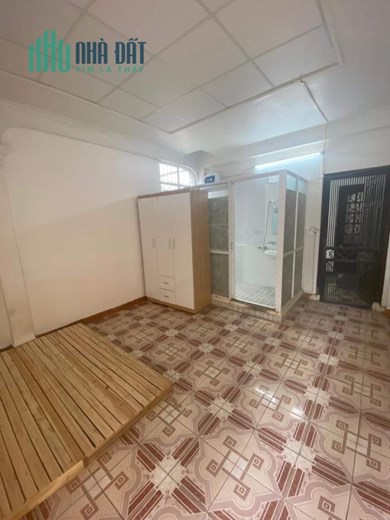 Mình cần nhượng gấp phòng ở 61 Phùng Chí Kiên ạ.