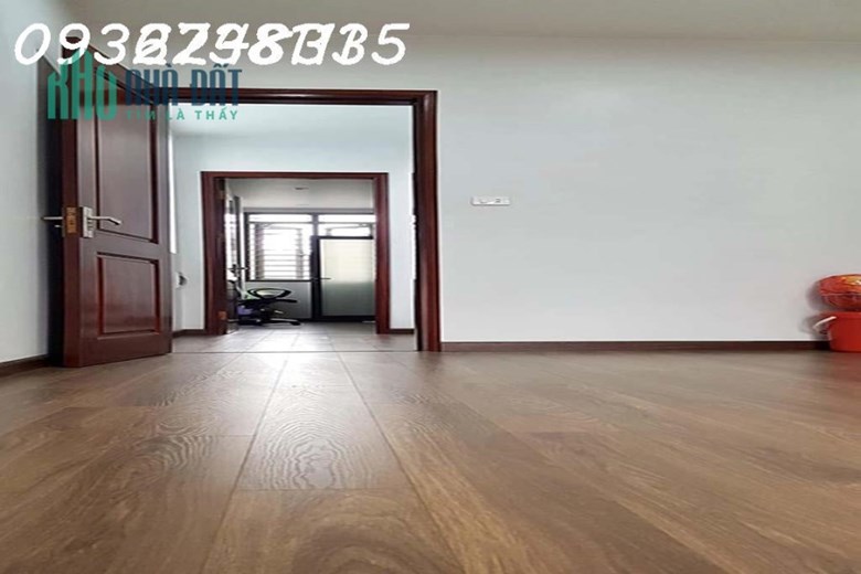 Bán gấp nhà đẹp gần phố Gần phố Nguyễn Khuyến, xây tâm huyết, khu vực hiếm nhà bán