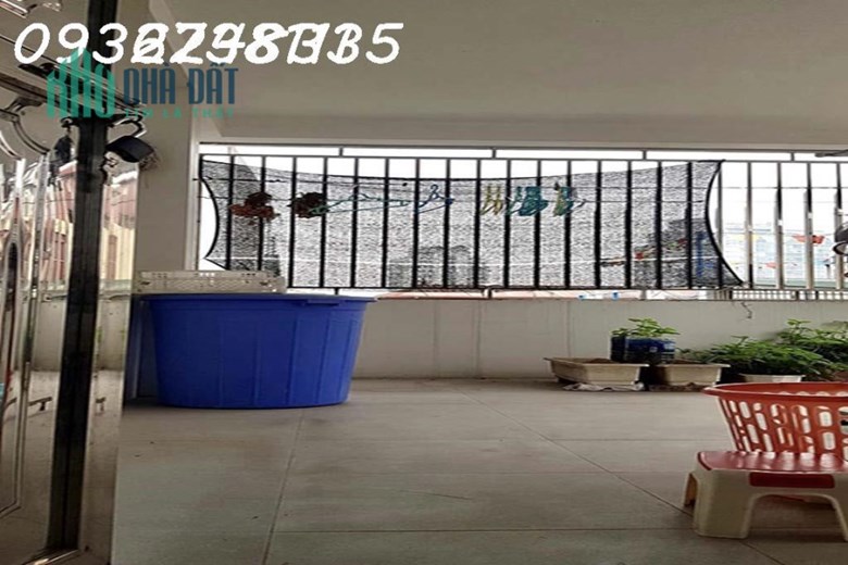 Bán gấp nhà đẹp gần phố Gần phố Nguyễn Khuyến, xây tâm huyết, khu vực hiếm nhà bán