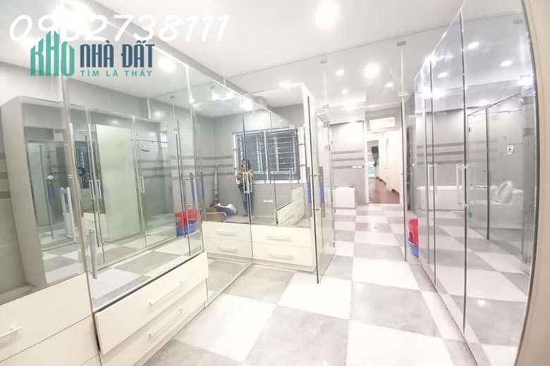 Cần bán nhanh nhà phố Gần phố Hoàng Ngọc Phách 5 tầng kinh doanh đỉnh nội thất sang trọng