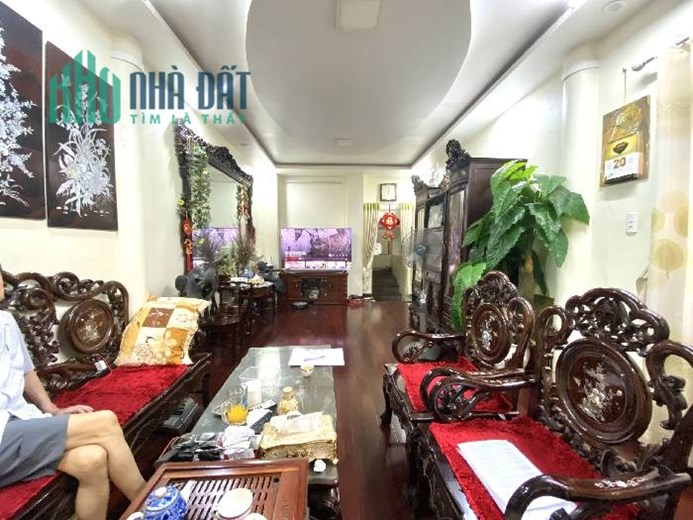 BÁN NHÀ HOÀNG QUỐC VIỆT NHỈNH 7 TỶ- Ô TÔ ĐỖ CỬA - PHÂN LÔ - SÁT PHỐ - 57m - 4T