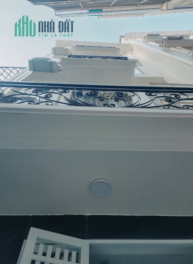 Lê Thanh Nghị, Hai Bà Trưng, nhà đẹp, ba bước ra phố, 42m2, giá chỉ 4 tỉ 5