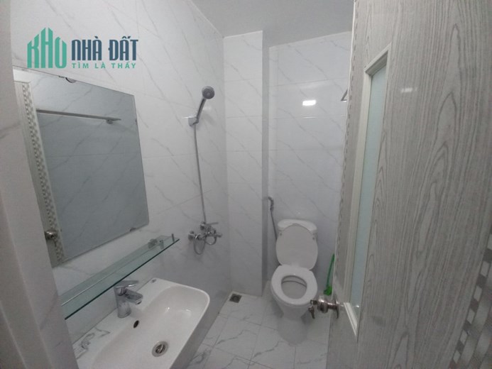 Lê Thanh Nghị, Hai Bà Trưng, nhà đẹp, ba bước ra phố, 42m2, giá chỉ 4 tỉ 5