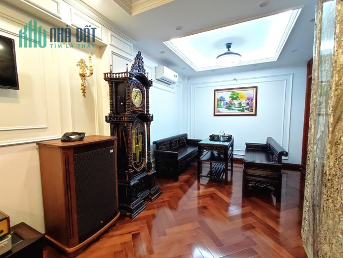 Bán nhà Mai Dịch, thang máy, căn góc, gara ô tô, kinh doanh, 60m mt 4.6m 18 tỷ 8