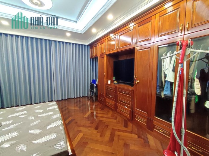 Bán nhà Mai Dịch, thang máy, căn góc, gara ô tô, kinh doanh, 60m mt 4.6m 18 tỷ 8