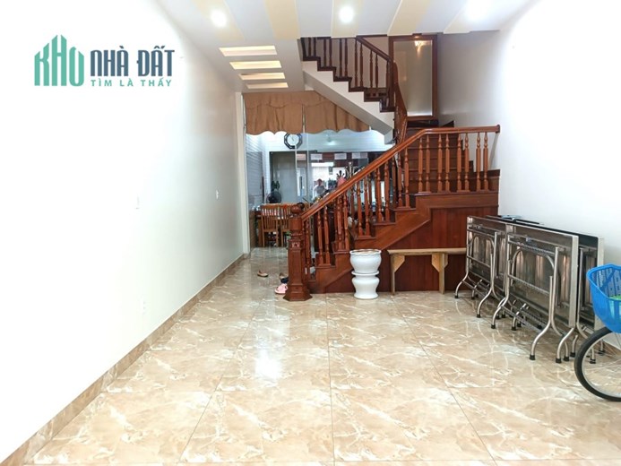 Nhà độc lập 4 tầng tuyệt đẹp tại Đinh Nhu, Lê Chân Ô tô vào trong nhà
