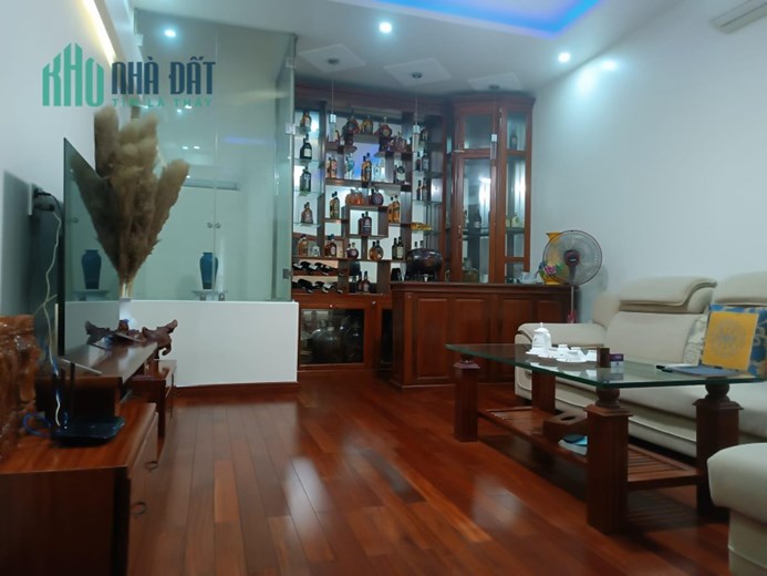 Nhà độc lập 4 tầng tuyệt đẹp tại Đinh Nhu, Lê Chân Ô tô vào trong nhà
