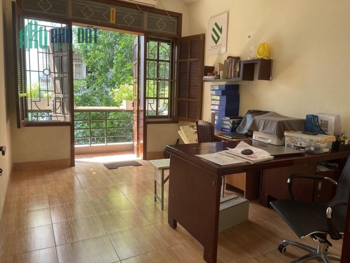 Trần Khát Chân, Hai Bà Trưng, lô góc, gần phố, Dt 46m2, giá chào 4 tỉ 9