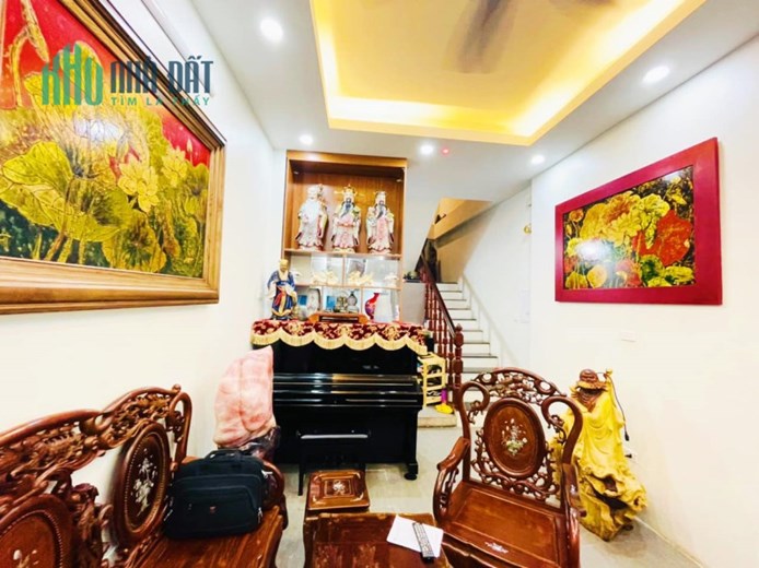 CẦN BÁN GẤP NHÀ HÀO NAM, 32M2*5 TẦNG, 3 NGỦ, GẦN PHỐ, 3.9TỶ, 0823934589.