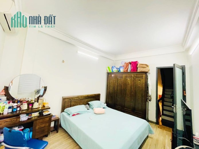 CẦN BÁN GẤP NHÀ HÀO NAM, 32M2*5 TẦNG, 3 NGỦ, GẦN PHỐ, 3.9TỶ, 0823934589.