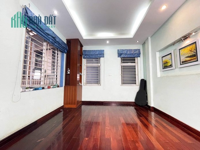 BÁN NHÀ SIÊU ĐẸP LẠC LONG QUÂN, CẦU GIẤY, 38M, 4 TẦNG, MT 3.6M, NHÀ ĐẸP LONG LANH, GIÁ 4 TỶ 3.