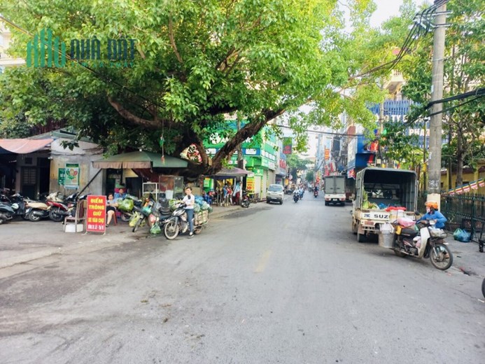 Cần tiền bán gấp nhà mặt ngõ chợ kinh doanh ngày đêm ô tô tránh đỗ 36m2, lô góc 5 tầng mt 4m, ngõ
