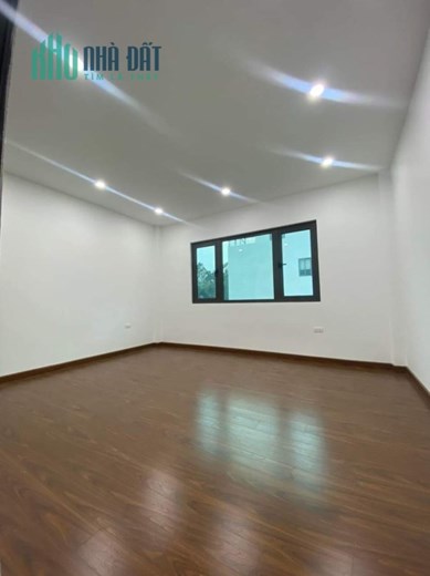 Cần tiền bán gấp nhà mặt ngõ chợ kinh doanh ngày đêm ô tô tránh đỗ 36m2, lô góc 5 tầng mt 4m, ngõ