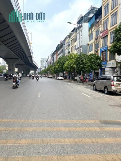 Bán nhà mặt phố đường Trường Chinh- Đống Đa- 6 tầng- sầm uất- vỉa hè rộng-18.8 tỷ.