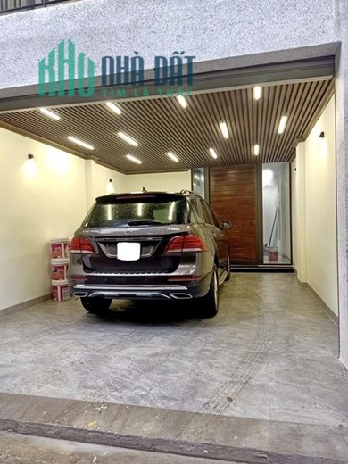 NHÀ ĐẸP PHỐ NGUYỄN VĂN CỪ, DT 65M, 5T, GIÁ 11 tỷ  TỶ, GARA Ô TÔ, THANG MÁY, NỘI THẤT SANG TRỌNG