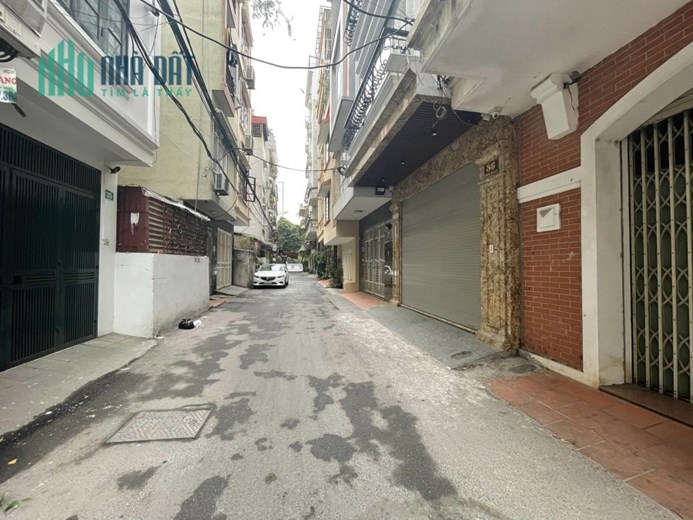 79m Mặt Tiền 8m Giá Nhỉnh 13 Tỷ Hoàng Quốc Việt. Phân Lô Ô Tô Chạy Vòng Quanh. Vị Trí Kim Cương.