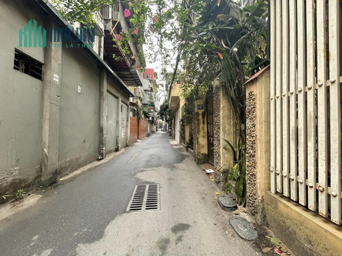 79m Mặt Tiền 8m Giá Nhỉnh 13 Tỷ Hoàng Quốc Việt. Phân Lô Ô Tô Chạy Vòng Quanh. Vị Trí Kim Cương.