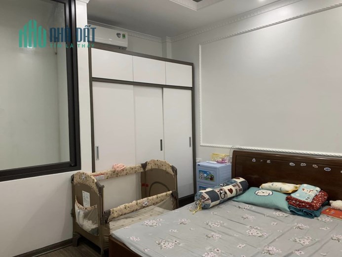 Giá ngon! Chùa Láng, 2 thoáng, dân xây, ở luôn, ba gác tránh, gần phố, 38m, 5T, chỉ 4.4 tỷ