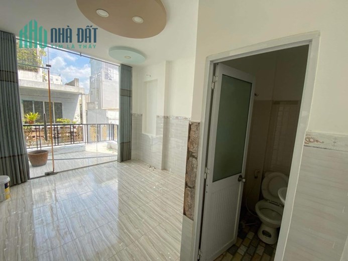 Cho thuê Phòng full nội thất, ban công bự tại 25 Nguyễn Thái Học, P1, quận Bình Thạnh