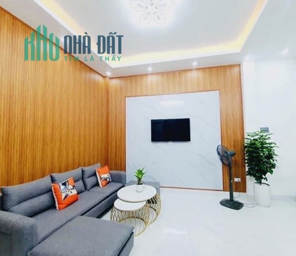 CC càn bán gấp 37M phố Lạc Long Quân 4 tỷ 3 gần Ô TÔ