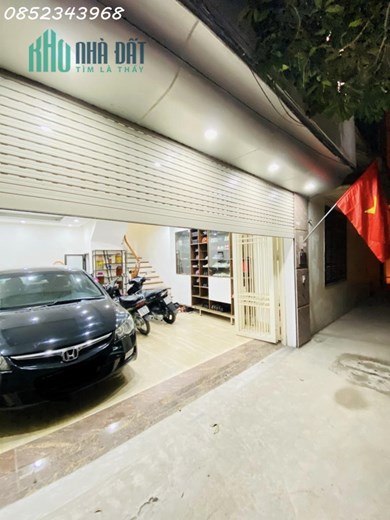 Bán nhà phố Hoa Bằng, Cầu Giấy, 40m2, 5 tầng, gara ô tô 7 chỗ, tặng nội thất, giá 8 tỷ