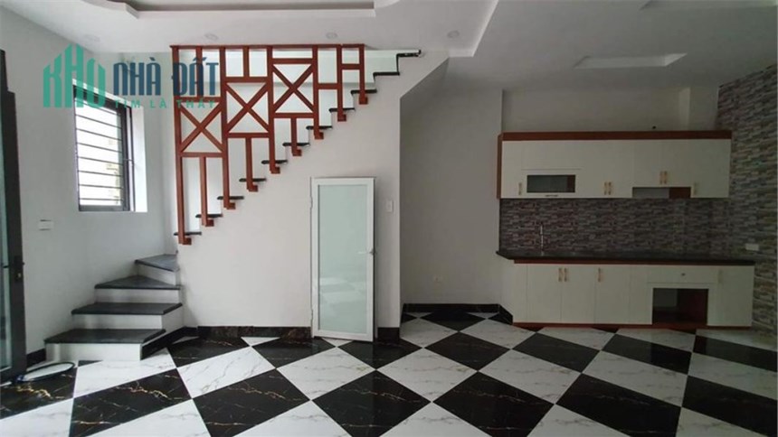 BÁN NHÀ VŨ XUÂN THIỀU SIÊU ĐẸP! THIẾT KẾ ĐỘC ĐÁO HIỆN ĐẠI
LÔ GÓC- 5TẦNG- MT 5M- TRƯỚC NHÀ 4m NHỈNH