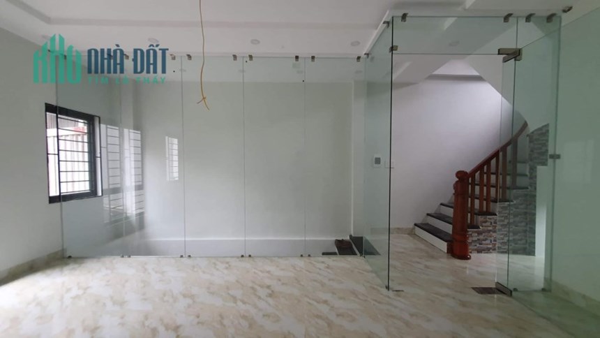 BÁN NHÀ VŨ XUÂN THIỀU SIÊU ĐẸP! THIẾT KẾ ĐỘC ĐÁO HIỆN ĐẠI
LÔ GÓC- 5TẦNG- MT 5M- TRƯỚC NHÀ 4m NHỈNH
