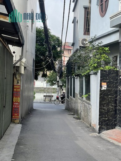 NHÀ ĐẸP SÁT HỒ BỒ ĐỀ -  Ô TÔ ĐỖ CỔNG - NHÀ CỰC ĐẸP.