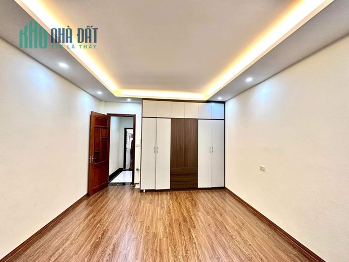 Siêu rẻ nhà phố Trương Định 40m2 3 tầng,6m ô tô nội thất hiện đại,SĐCC