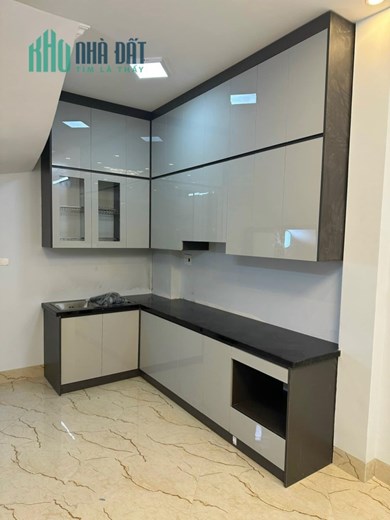 NHÀ PHỐ Tam Trinh 33m, 5tầng, mt4m, 3.9tỷ, NHÀ MỚI ĐẸP - CHỦ ĐẦU TƯ UY TÍN - NGÕ RỘNG - GẦN PHỐ