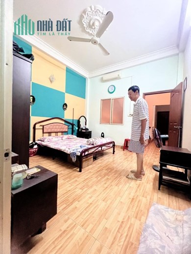 Mặt Tiền Hẻm. Tân Hương, Tân Phú, 3 Tầng, 92m2, Ngộp BANK Cần Bán Gấp.