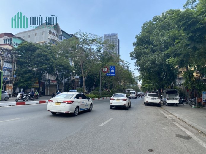 Giá chỉ 12,5 tỷ, sở hửu ngay nhà 7 tầng thang máy Láng Hạ, DT 50m2, MT 4m.