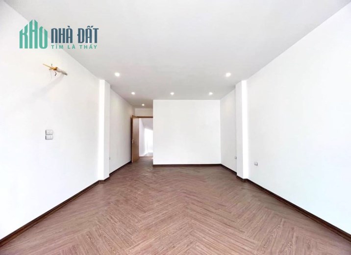 Giá chỉ 12,5 tỷ, sở hửu ngay nhà 7 tầng thang máy Láng Hạ, DT 50m2, MT 4m.