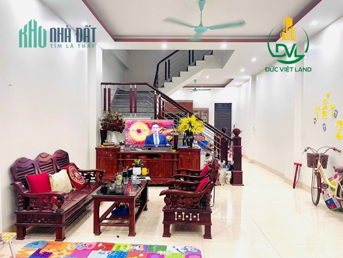 Chính chủ cần bán căn nhà 3 tầng thuộc Đường Lê Thiết Hùng – TP Lào Cai – Tỉnh Lào Cai.