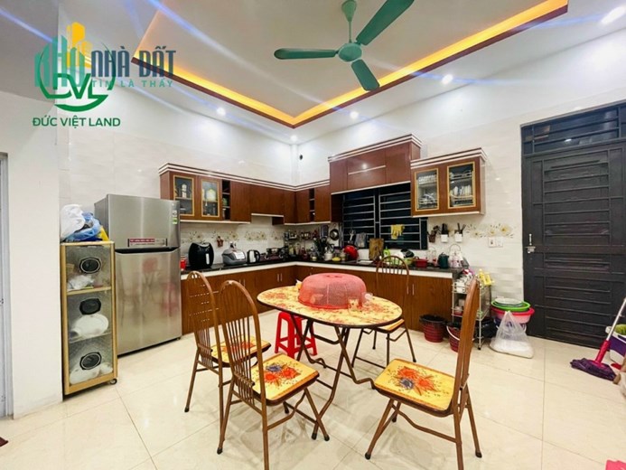 Chính chủ cần bán căn nhà 3 tầng thuộc Đường Lê Thiết Hùng – TP Lào Cai – Tỉnh Lào Cai.
