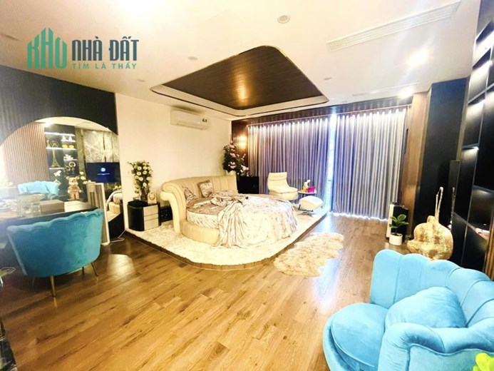 Bán nhà Nguyễn Thị Định, Cầu Giấy 45m, 5 tầng, mt 4m. Giá: 13.5 tỷ