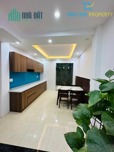 Nhà 3 tầng kiệt Nguyễn Đình Tựu, sát Chợ Hoa Thanh Khê, có chỗ đậu Ô Tô 24/24 giá chỉ 2 tỷ x