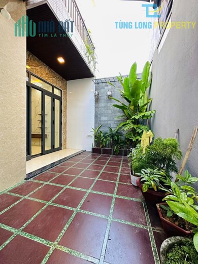 Nhà 3 tầng kiệt Nguyễn Đình Tựu, sát Chợ Hoa Thanh Khê, có chỗ đậu Ô Tô 24/24 giá chỉ 2 tỷ x