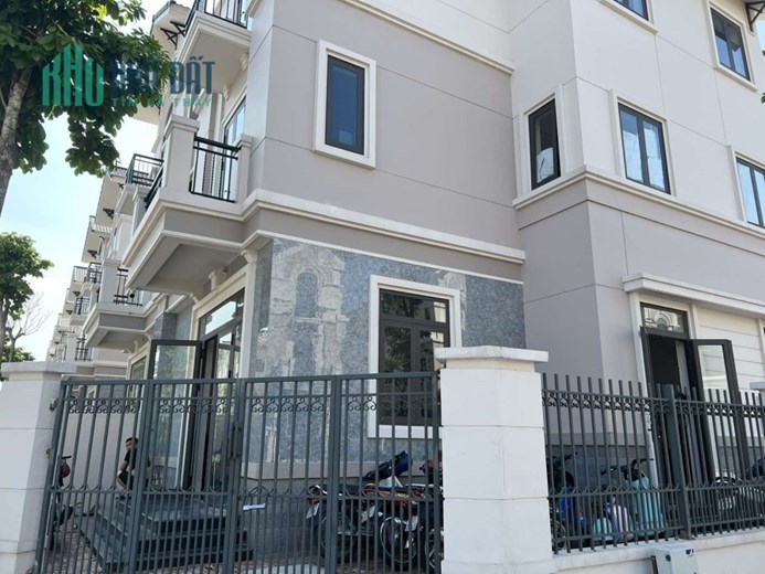 hủ nhà cần bán song lập góc đã hoàn thiện cho thuê 12 triệu tại Centa Villas Từ Sơn