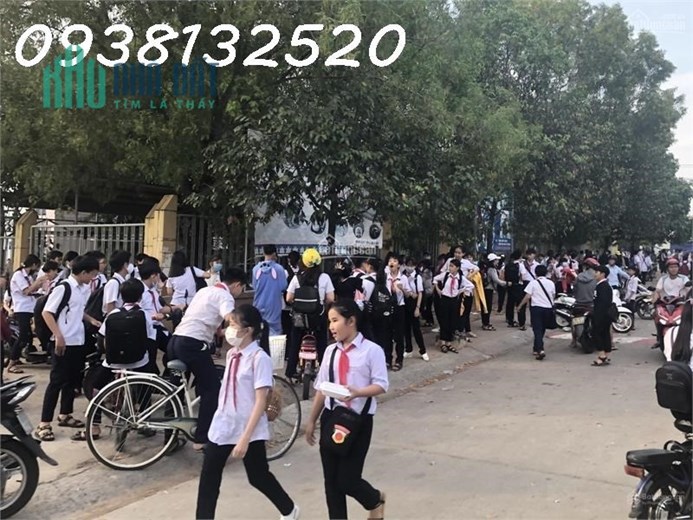 BÁN LỖ 3 lô đất thổ cư 480m2 ngay trung tâm thị xã, sát QUỐC LỘ 13. Giá 290TR