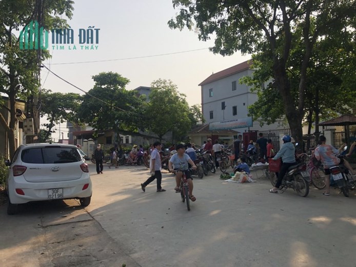 Chính chủ cần bán gấp 245m đất kinh doanh tổ 9 Khu cn Quang Minh