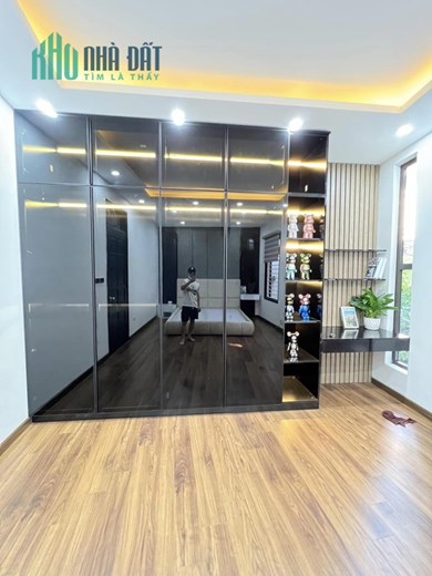 . Bán nhà Xuân Thuỷ ,  nhà mới đẹp lung linh , 42m , 5,95 tỷ