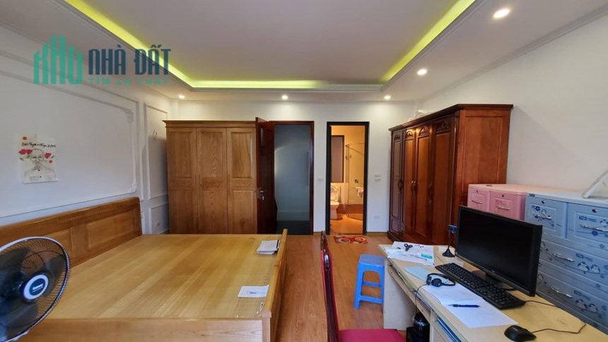 Bán nhà Cự Lộc 50m2 chỉ 4,8 tỷ 4 tầng gần ô tô