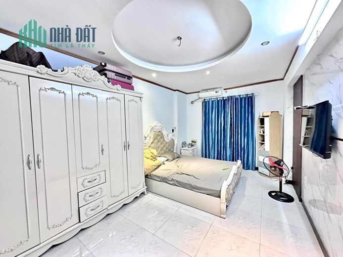 Nhà La Khê, đẹp mê, 33m sát bể bơi, giá chỉ 2.91 tỷ