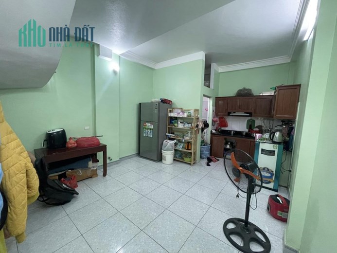 Bán căn nhà 77m2 phố Âu Cơ, Tây Hồ Ô tô đỗ cổng Mặt tiền rộng 2 Ô tô tránh 20m 6.1 Tỷ