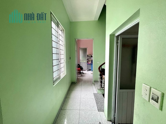 Bán căn nhà 77m2 phố Âu Cơ, Tây Hồ Ô tô đỗ cổng Mặt tiền rộng 2 Ô tô tránh 20m 6.1 Tỷ