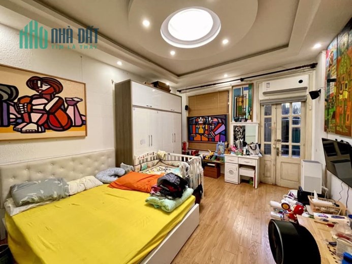 BÁN NHÀ QUỐC TỬ GIÁM, ĐỐNG ĐA, Ô TÔ ĐỖ CỔNG, 57M2 5T MT4.2M, GIÁ 4.85 TỶ