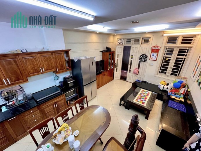 BÁN NHÀ QUỐC TỬ GIÁM, ĐỐNG ĐA, Ô TÔ ĐỖ CỔNG, 57M2 5T MT4.2M, GIÁ 4.85 TỶ