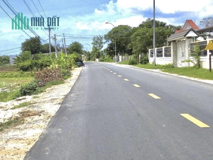 Bán gấp 2 lô đất diện tích 5x50m mặt tiền đường nhựa 12m giá 300 triệu